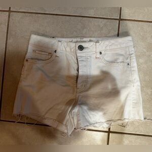 American eagle women’s white shorts size 2